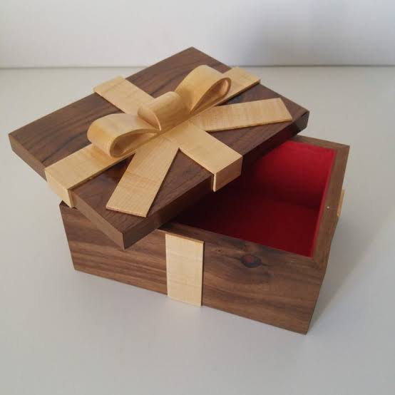 Wooden Gift Boxes – GIFT BOX UAE – AL WASSI GIFTS PREPARING LLC